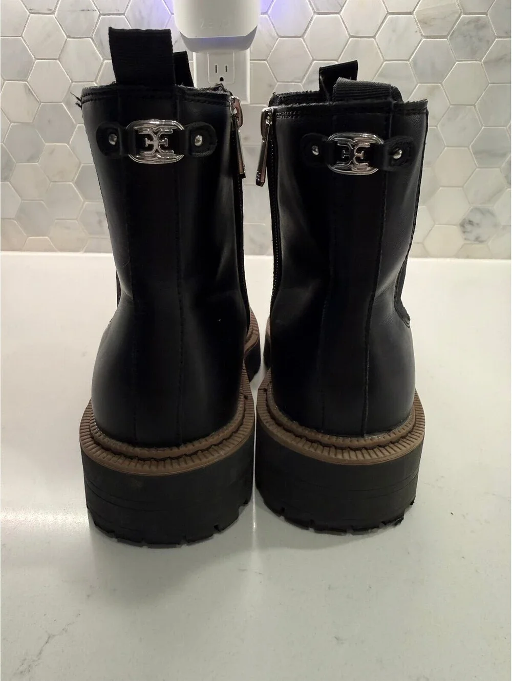 Sam Edelman Laguna Chelsea Boots Size 4 Kids/5.5 Women